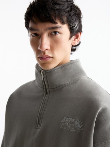 Pull&Bear Sweatshirt in Grau