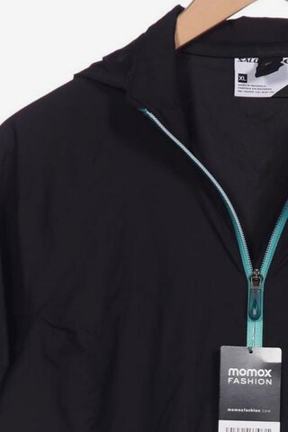 SALOMON Jacket & Coat in XL in Black