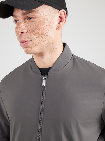 Calvin Klein - Casaco meia-estação 'MATTE' em cinzento