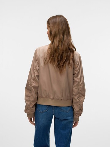 VERO MODA Tussenjas 'SNKatarina' in Bruin