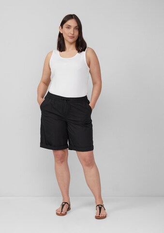 s.Oliver Regular Trousers in Black: front