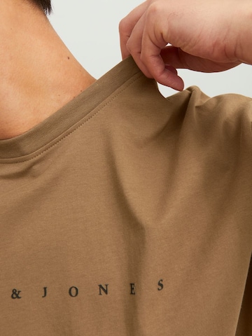 JACK & JONES T-shirt i brun