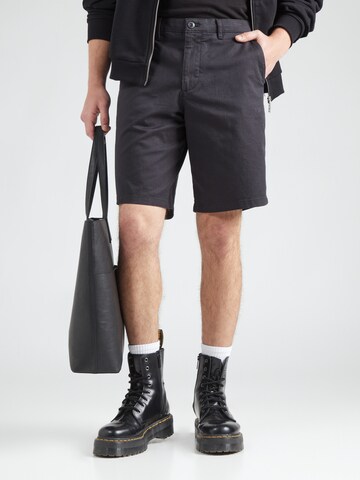 GAP Regular Chino trousers in Black: front