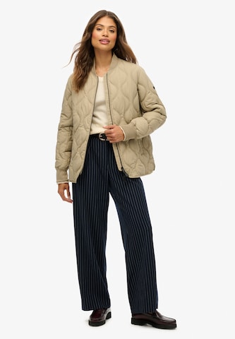 Superdry Tussenjas in Beige