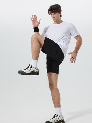 YOUTHUP Performance Shirt 'Feuchtleit' in White