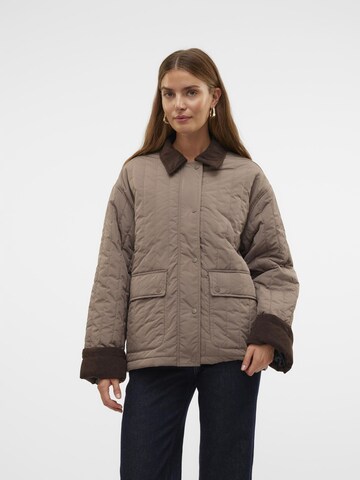 VERO MODA Vinterjakke 'Awsissy' i brun: forside