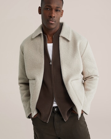 WE Fashion Kevad-sügisjope, värv hall: eest vaates