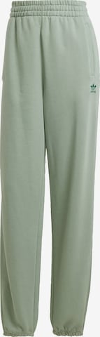 ADIDAS ORIGINALS - Tapered Pantalón 'Essentials' en verde: frente