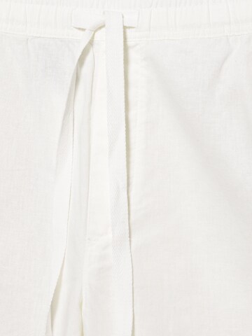 Pull&Bear Loose fit Trousers in White
