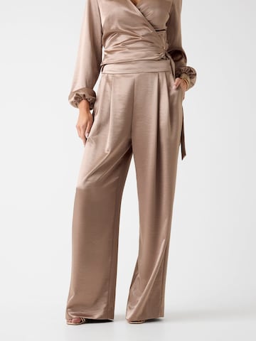 GUESS Wide leg Pants in Beige: front