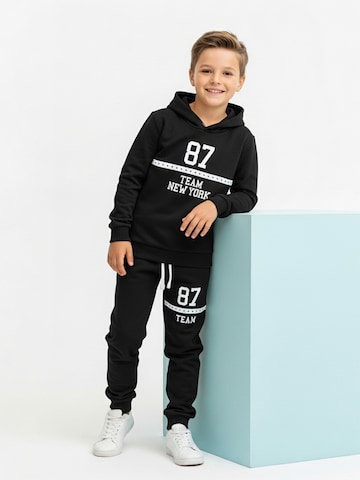 Trendyol Sweatsuit in Black: front