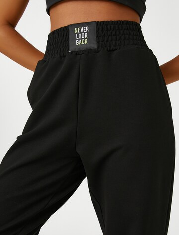 Koton Tapered Hose in Schwarz