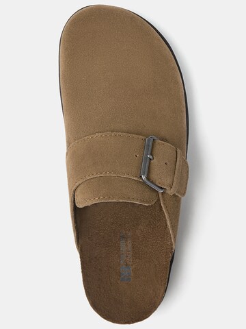 Pull&Bear Clogs in Braun