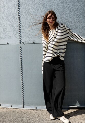 Pull&Bear Wide leg Trousers in Black