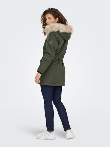 Parka d’hiver 'ONLIris' Only Petite en vert