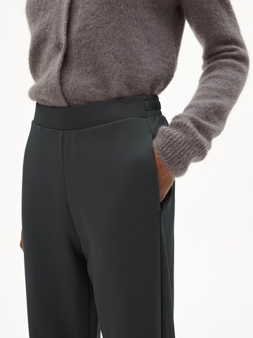 ARMEDANGELS Regular Hose 'MAGDAALENA' in Grau