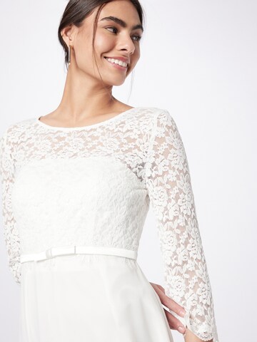 APART Kleid in Beige
