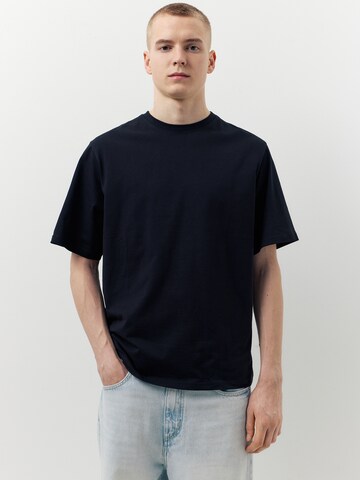 Pull&Bear Shirt in Black: front