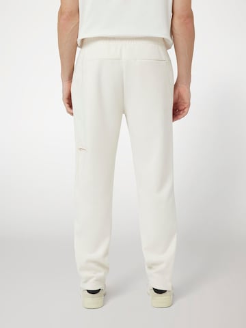 GUESS Regular Pants 'Scuba' in White