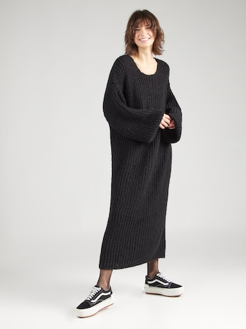 Robes en maille Monki en noir : devant