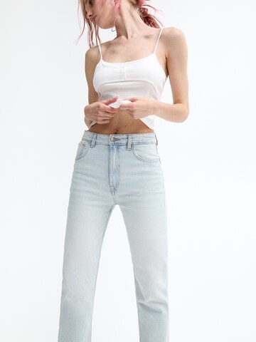 Pull&Bear Regular Jeans in Blau