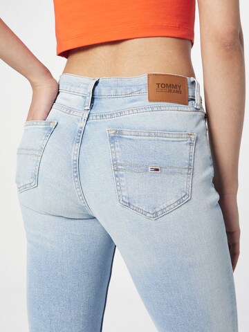 Tommy Jeans Flared Jeans 'MADDIE' in Blauw