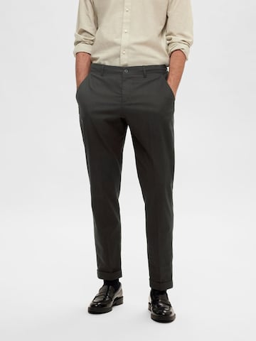 Regular Pantalon à plis SELECTED HOMME en noir : devant