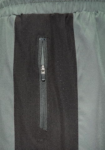 Authentic Le Jogger Regular Pants 'Authentic' in Green