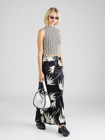 TOPSHOP Skirt in Black