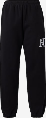 Regular Pantaloni de la Nike Sportswear pe negru: față