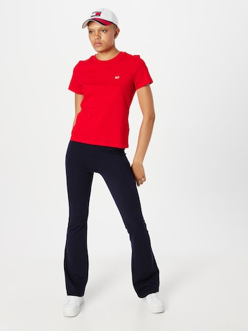 Tricou de la Tommy Jeans pe roșu