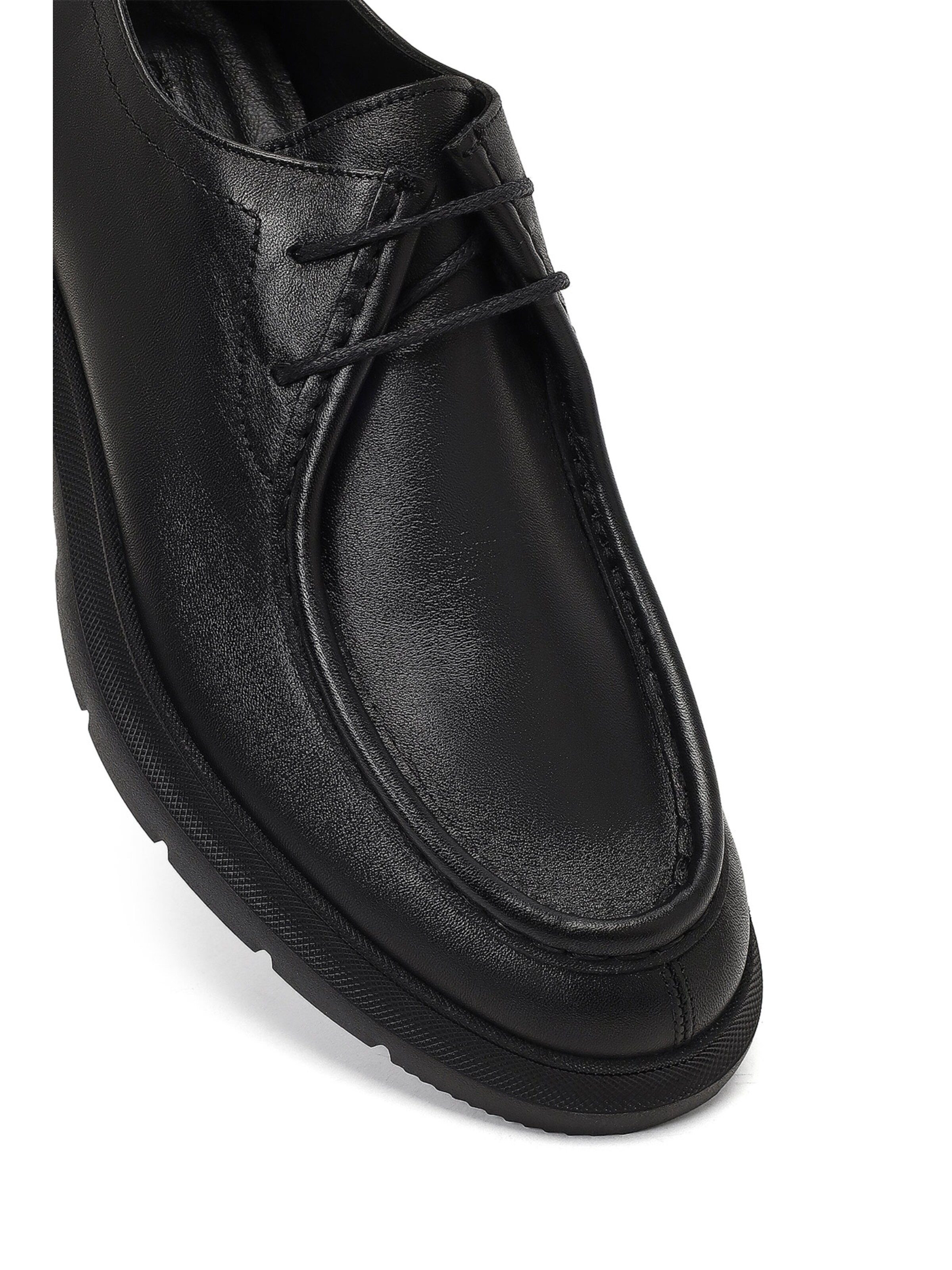 Derimod Chukka boots in Black