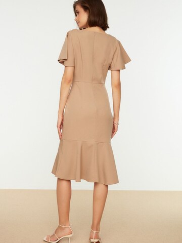 Trendyol Kleid in Braun