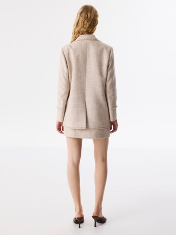 Twist Blazer in Beige