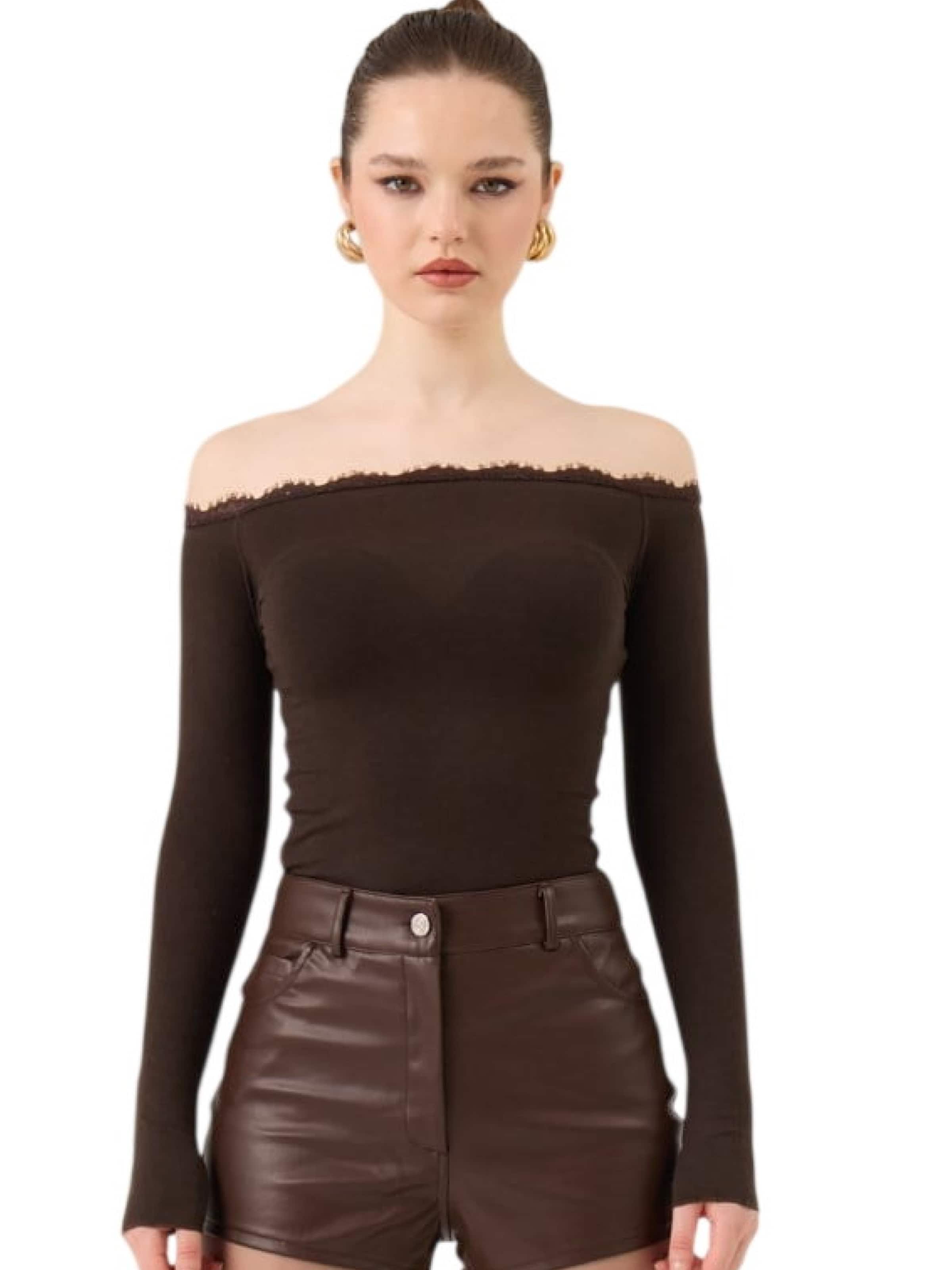 HOLLY LOLLY Blouse in Brown: front