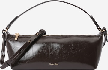 Calvin Klein Τσάντα ώμου σε καφέ: μπροστά