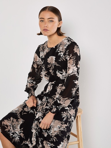 Apricot Dress ' ' in Black