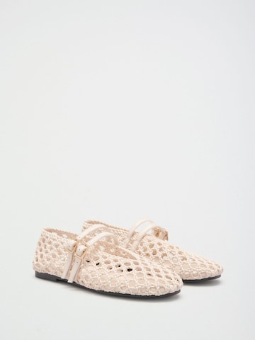 Ballerina con cinturino di Lipsy in beige