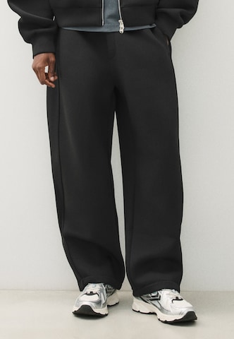 Bershka Baggy Byxa i svart: framsida