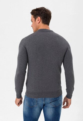 Jimmy Sanders Pullover in Grau