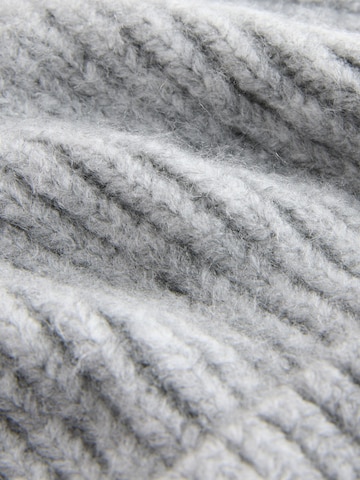 Next Beanie in Grey