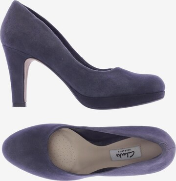 Clarks top blue heels