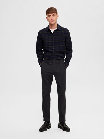 Coupe slim Pantalon 'Robert' SELECTED HOMME en gris