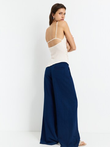 Pull&Bear Top in Beige