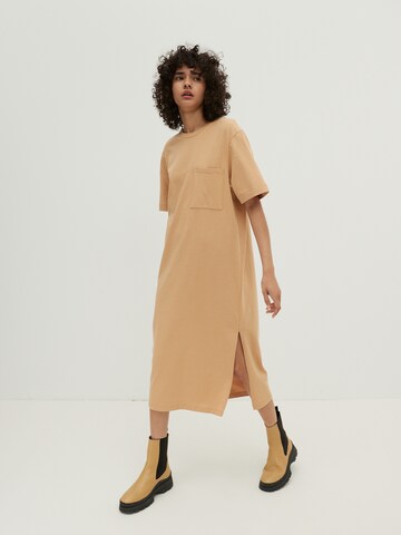 EDITED Dress 'Zuri' in Brown: front