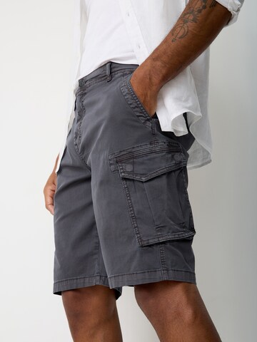 PADDOCKS Regular Cargo Pants in Grey