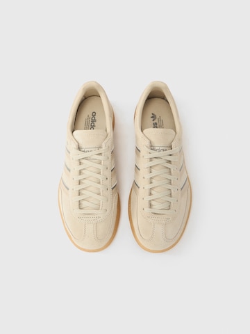 ADIDAS ORIGINALS Σνίκερ 'Handball Spezial' σε μπεζ