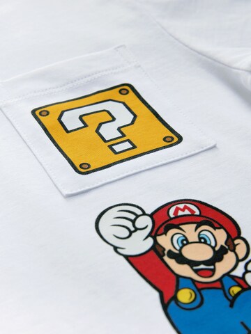 T-Shirt Next en blanc