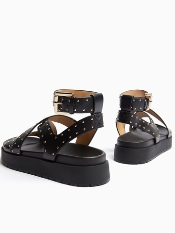 Bershka Sandalen met riem in Zwart