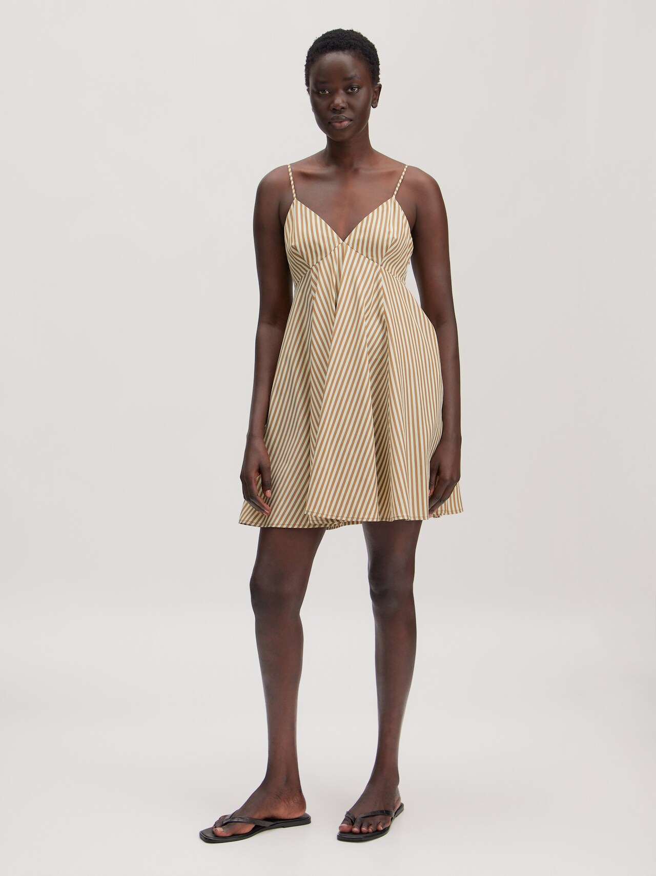 EDITED Robe d’été 'Adeline' beige